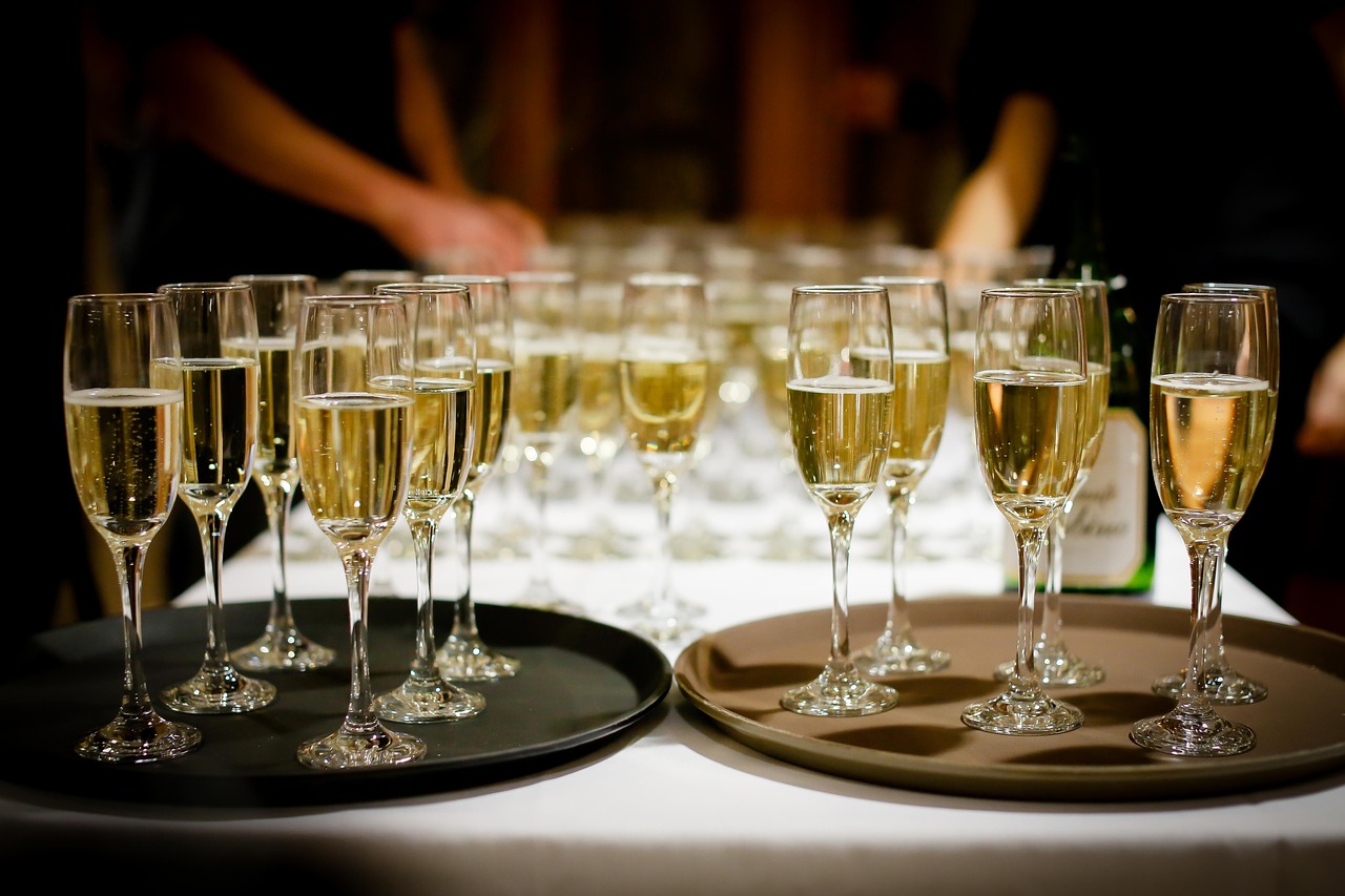 Kieliszki do szampana – podkreśl smak i elegancję wyjątkowych chwil!